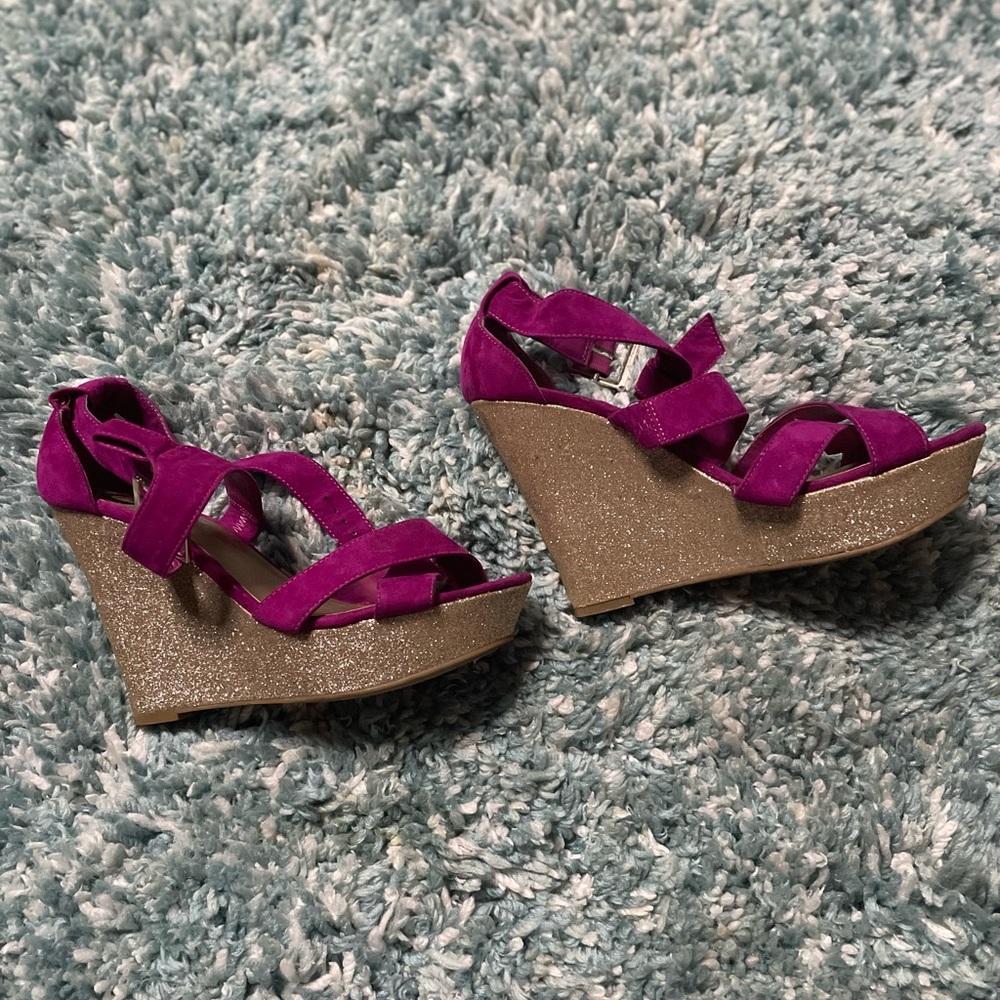 Guess wedges used a few times